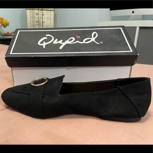 Never worn black suede flats
